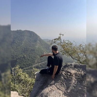 Zeeshan_usafzii's profile picture. Journalist @DunyaNews | An ordinary man with extraordinary dreams | Somewhere in between books and newspapers | Write when can't speak