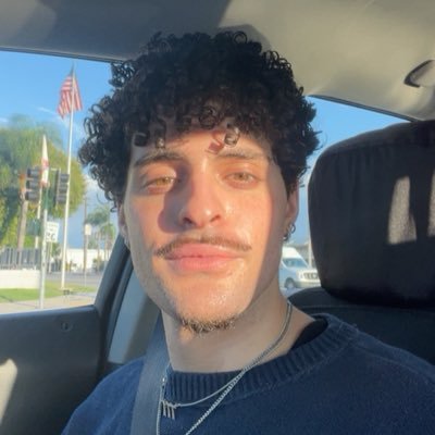 revivedtwotter's profile picture. libra | 777 | 5’7 twotter | this account is 1% serious, 98% shitposting, and 2% detail oriented