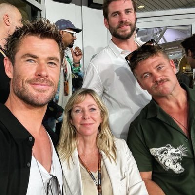 itsLeonieHems's profile picture. Mother of Chris Hemsworth, Liam Hemsworth, I always spread love.🌺❤️