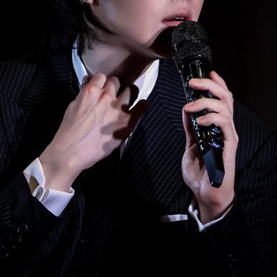 btrcmrjn's profile picture. we figure it out in the end. {army-carat} 🔞 fan account