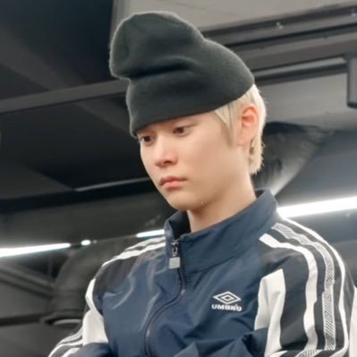 dearodyssey's profile picture. he can boom boom my bass idk