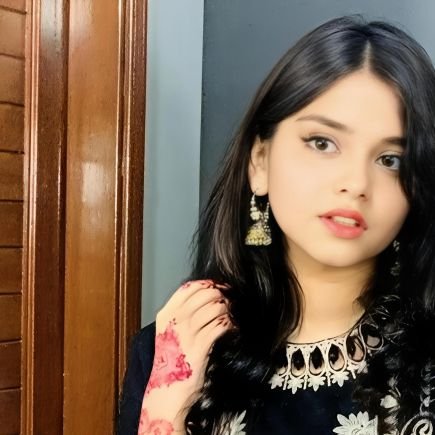 KomalPlayss's profile picture. 