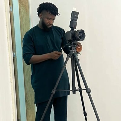 Omojohnu's profile picture. Cinematographer🇳🇬|| Movie Producer ||Script writer🇳🇬|| Content Creator||Arsenal fan