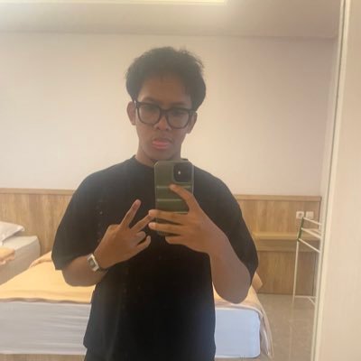 eeruchazany's profile picture. 