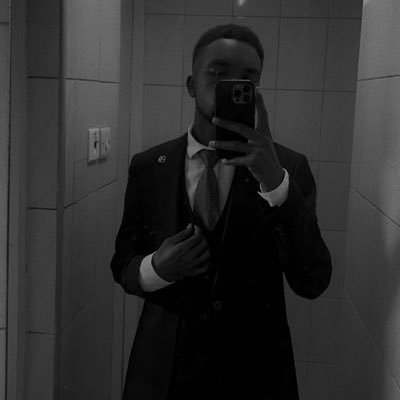 Southkid13's profile picture. Believer ✝️ | Official Voice for @Savannafibreke | Media Practitioner & V.O artist | Psalms 9:1 | Arsenal ❤️