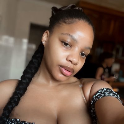 dladla_ms's profile picture. Founder: KOS & https://t.co/MJM3vmkZrI | Content Creator | Becoming HER💕| Logistics🚢