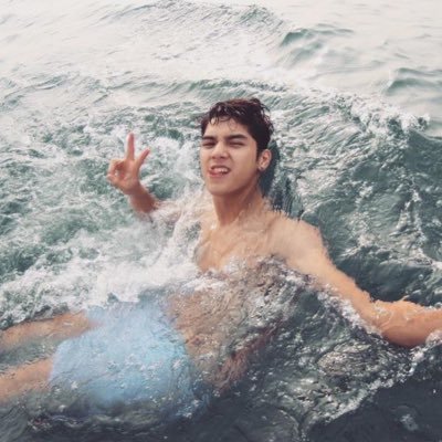 heklper's profile picture. EL PETER