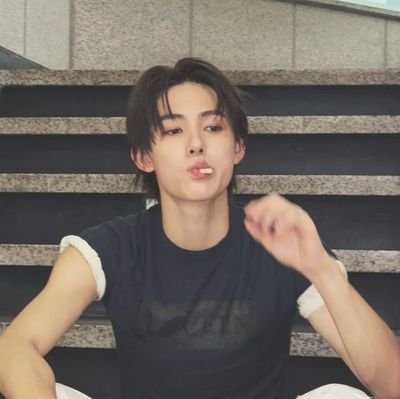 arachiive's profile picture. Just an archive, don't expect too much.