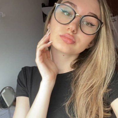 JenBratty808753's profile picture. am here looking for a long term relationship with a good man that going to care for me not to scamm me 💕❤️💕