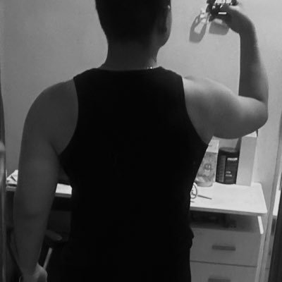 DaimlerBenzW211's profile picture. J’aime les voitures || Chindo || mostly just gym dump