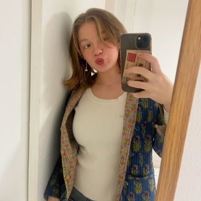 LilyWil32180123's profile picture. 