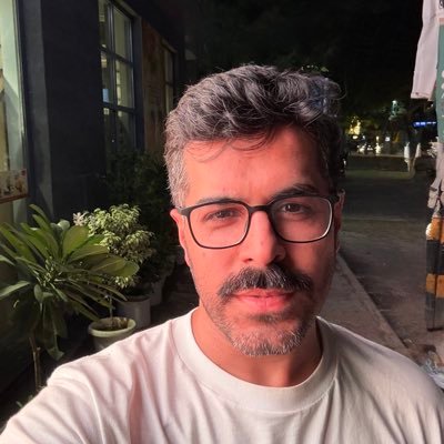 AnadiSharmaInd's profile picture. (He/Him) 👨🏻‍💻 Vrooming @ @RevoltMotorsIN | Stay Hungry 🤤, Stay Foolish 🫢 | I tell brand stories to earn a living | Right-brained engineer