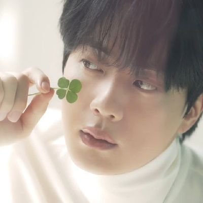 im_urearth's profile picture. Fan of JIN 석진이가 세상에서 젤 이쁨🩷 fan account