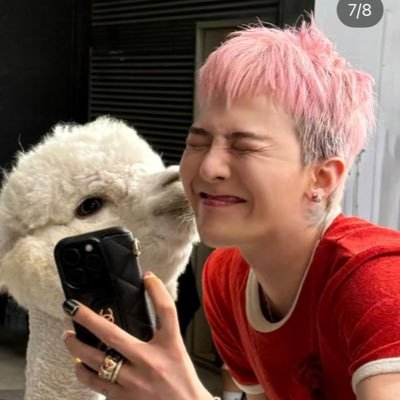 gdth88's profile picture. P̶O̶₩E̶R̶ ( 권지용 )🌼 แฟมเจ้จวง 🐲𝒪𝓃𝓁𝓎 𝒻ℴ𝓇 @IBGDRGN 🆅🅸🅿 👑 🅵🅰🅼 🌼 Übermensch❤️‍🔥🎖️💸