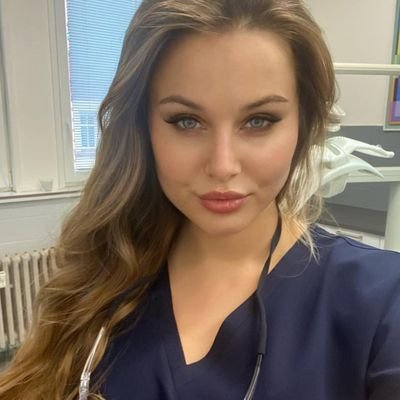 drveronika758's profile picture. 🇺🇸 🇬🇷
#dentist #MAGA 
office Dubai 🚫porno 🚫 DMS