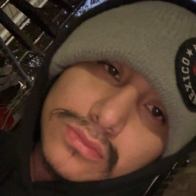 Xenoverze's profile picture. A ❤️