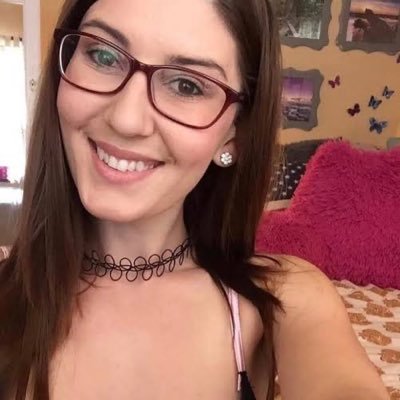 SarahSaenz53's profile picture. 