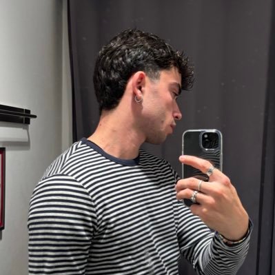 mxxtis's profile picture. https://t.co/GOl1Lrh1yA