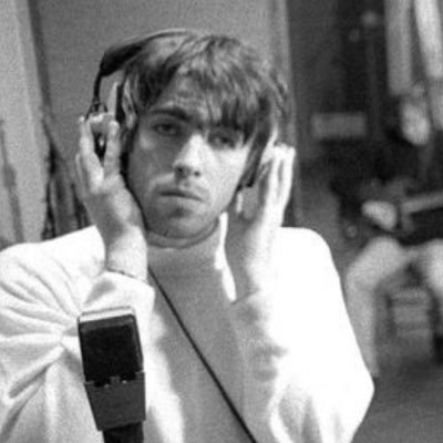 quettealbarn's profile picture. supersonic