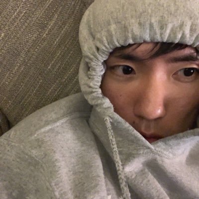 idamiluci's profile picture. 허상입니다.