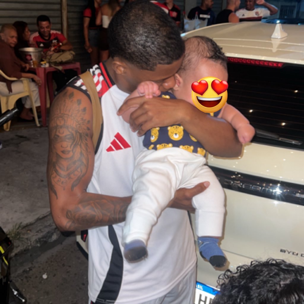 odiegogodzilla's profile picture. “no tempo certo, tudo dará certo.” te amo mãe😭 papai de um menino🩵