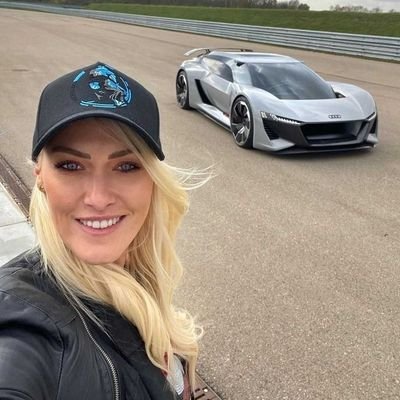 joy548703918924's profile picture. music lover 🎧😍😍