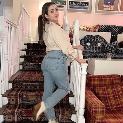 LSunset69066's profile picture. 