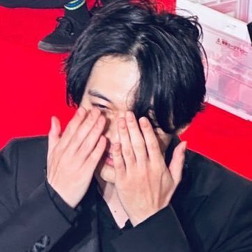 ra1r0g's profile picture. 