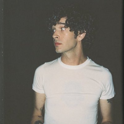 hayleykmusic05_'s profile picture. insta: hayleykmusic, fanpage: mattyscurls75 #mattyhealysaveslives