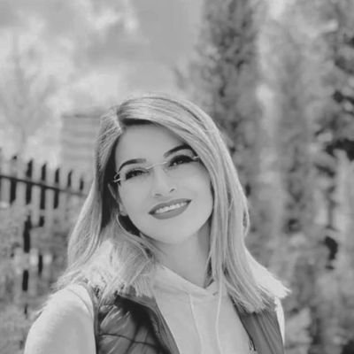 Sibel96678364's profile picture. 🫶Kalp oyunla değil, samimiyetle ikna olur...!🫶
Kalpleri güzel olmayan kişileri direkt aforoz ediyoruz👋