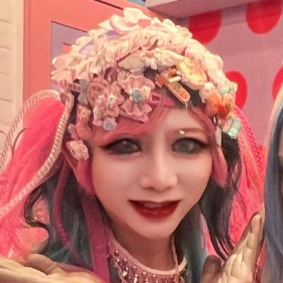 ikuviva1's profile picture. Candye♡Syrupプロデュースオーナー@CandyeSyrup_⛓️🎀アイドル🎀 ⛓️@candyesyrup🌟✂︎美容師✂︎【本業】 🌟 @BarSyrup💕コンカフェ 💕✨ @candyesyrupfes 👾イベント👾 @candye_syrup🍬ショップ🍬