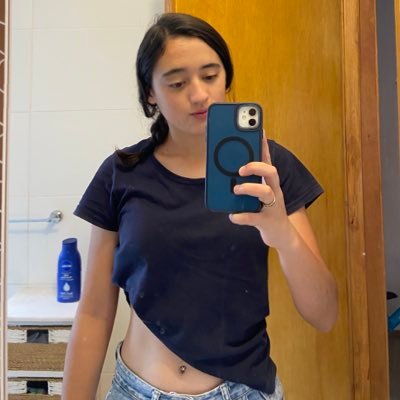 abriimieress13's profile picture. 