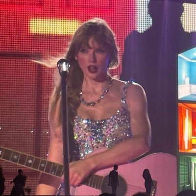 Skepatmidnight's profile picture. Have i known you 20 seconds or 20 years?