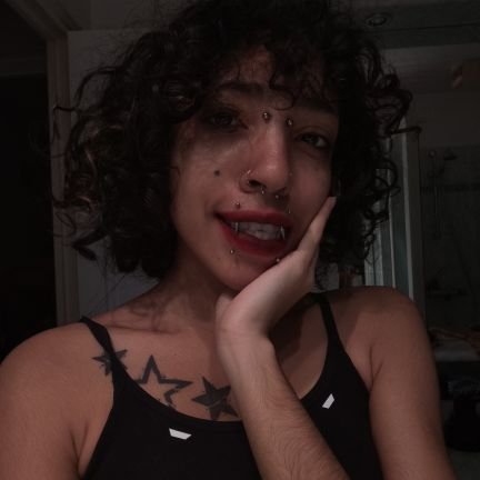 zouzouchee's profile picture. 21yo // FR/ENG // dubstep, dnb enjoyer // i make weird edm sometimes (zuzushh) and some cosplay // personality based on nostalgia // portertwt // free palestine