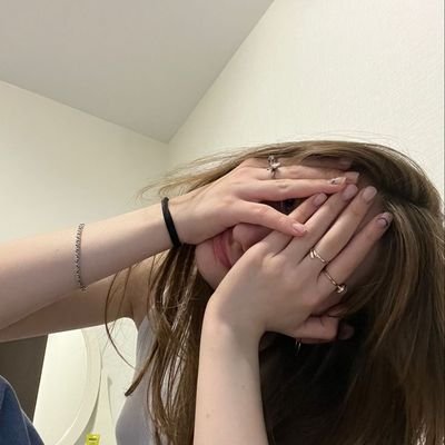 pickymeyu's profile picture. wifi/data