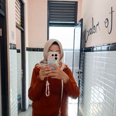 fiekahoki04's profile picture. akun ku yang @inifieka20 🍣