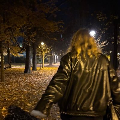 vallmaar__'s profile picture. 