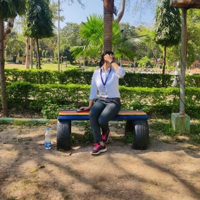 divyabhapandey's profile picture. मनुष्य अपने कर्म चुनता है ,
फिर उसके कर्म उसका भविष्य ।
 कर्ण ❤️
व्यक्तिगत अभिव्यक्ति