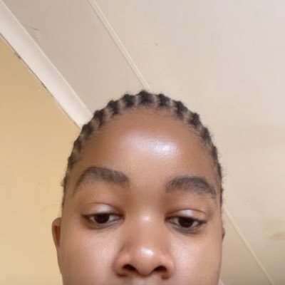 amantletirelo's profile picture. https://t.co/FwZZS0RrJl