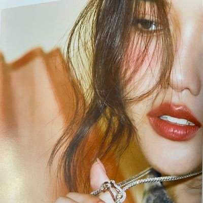 saparocha555's profile picture. “FREEN SAROCHA” 

FIRST THAILAND FEMALE ACTRESS IN MET GALA 2025🖤
🐰🐣🩷🐶🌷🦋|🚶‍♀️💃|🏋️‍♀️|👩|👩‍💼|👩‍🚀🚀|👸|👩‍🔧📱👻🛵|👩‍🔬🥼🦴☠|👮‍♀️🚘