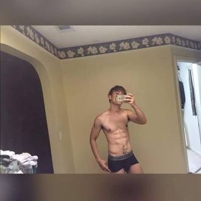 Battin1998's profile picture. : เห็นยิ้มๆ ไม่ใช่  ไม่เจ็บ 😁😄
: มันโคตร  อักเสบ  แต่  เก็บอาการ  😅🫣