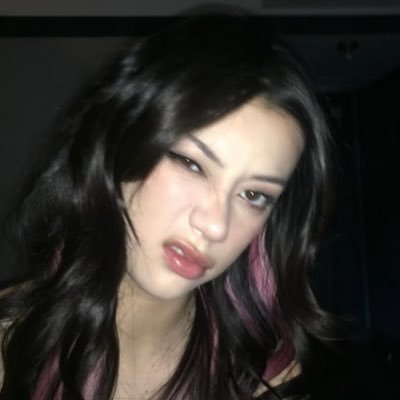 mycatzeye's profile picture. 