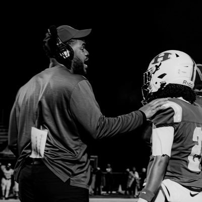 1JustinMitch's profile picture. WideReceiver coach @ Hueytown HS #Slideoutz | Former route runner WideReceiver| AL.A&M alumni🎓 #REAL1 #STAYSOLID