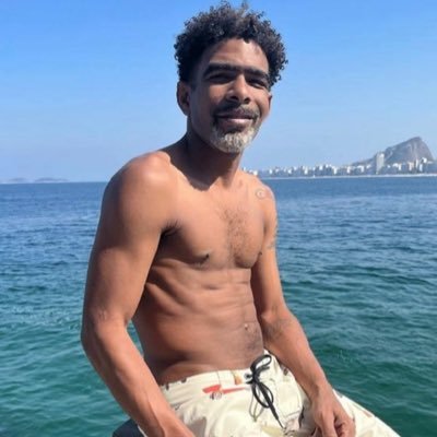 markinhofogao's profile picture. Persona não gada, carioca, Preto, Botafoguense, Falando sobre tudo .. Respeito sempre.  
#Botafogo.   Não me coloquem em listas.... O Audiovisual mudou a minha