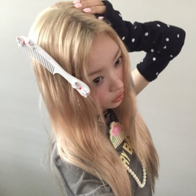 usagi57710's profile picture. ࣪   ۫𓂅  die hard glitt ( ദ്ദി ˙ᗜ˙ )
     she﹔her  𝄞݂۫   
  ꒰ ᩧ 𓈒 waiting for illit comeback  ɴ★ᴛ ᴄᴜᴛᴇ ᴀɴʏᴍᴏʀᴇ ‧₊˚ ┊
VOTE ILLIT ON MAMA AWARDS. (•˕ •マ.ᐟ