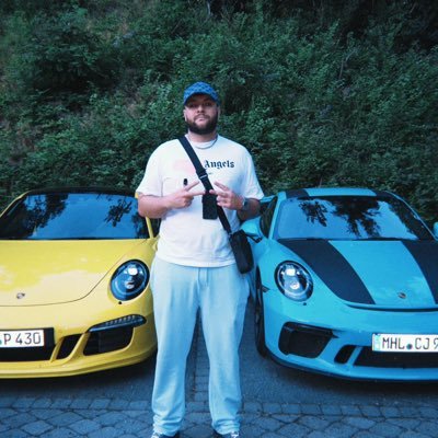 heyyscript's profile picture. 