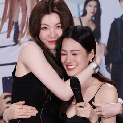 yhen_yhen124's profile picture. Spreading love🥰