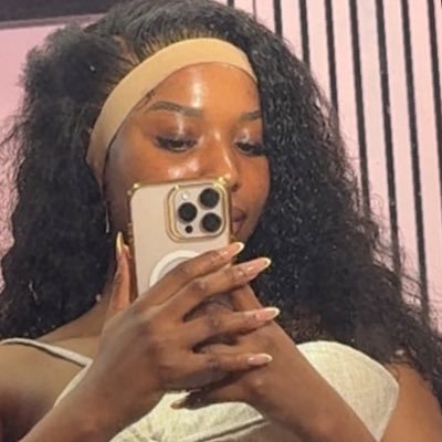 wydysta's profile picture. the way laroye overdoes it