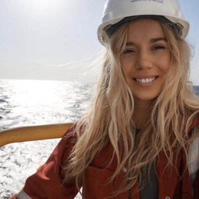 Karadones's profile picture. 