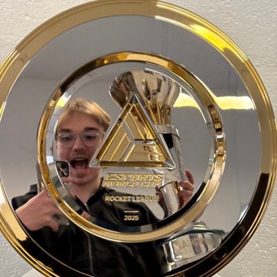 AtowRL's profile picture. 18yo 🇧🇪 Rocket League player for @karminecorp / atow@prodigy-agency.gg ✉️ “I CHOOSE TO BE HAPPY” RIHANNA 🤠